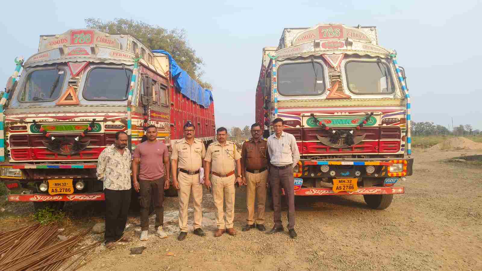 एकाच नंबर प्लेटवर दोन ट्रक! वाळू तस्करांचा नवा फंडा उघड